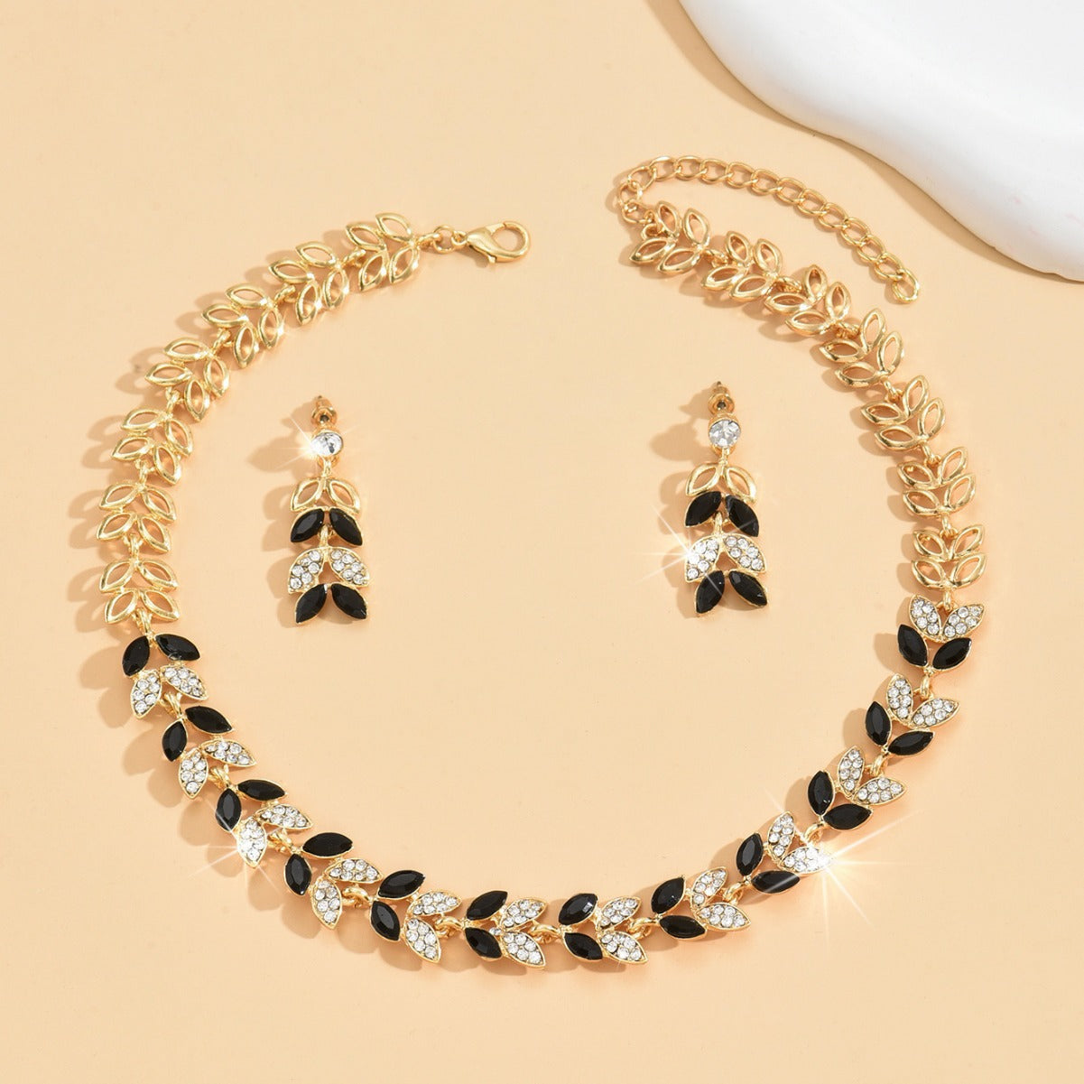 Women's Earrings And Necklace