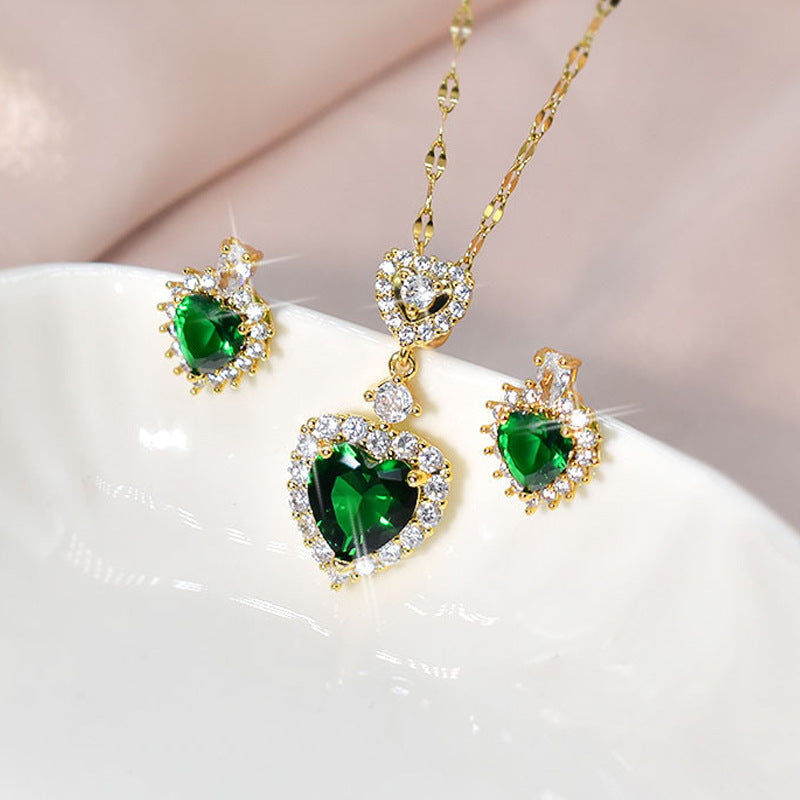 Green Zircon Heart Set Necklace