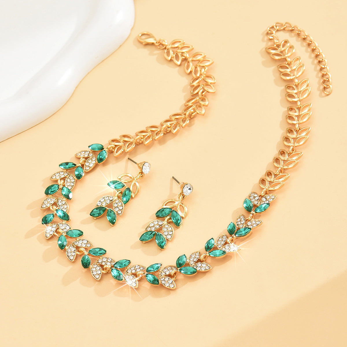 Women's Earrings And Necklace