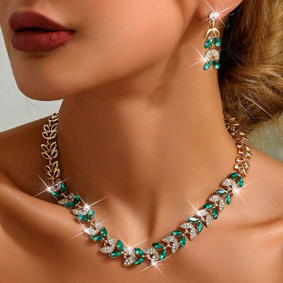 Women's Earrings And Necklace